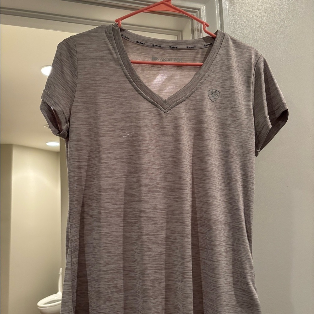 Ariat Women's Gray V-Neck Top